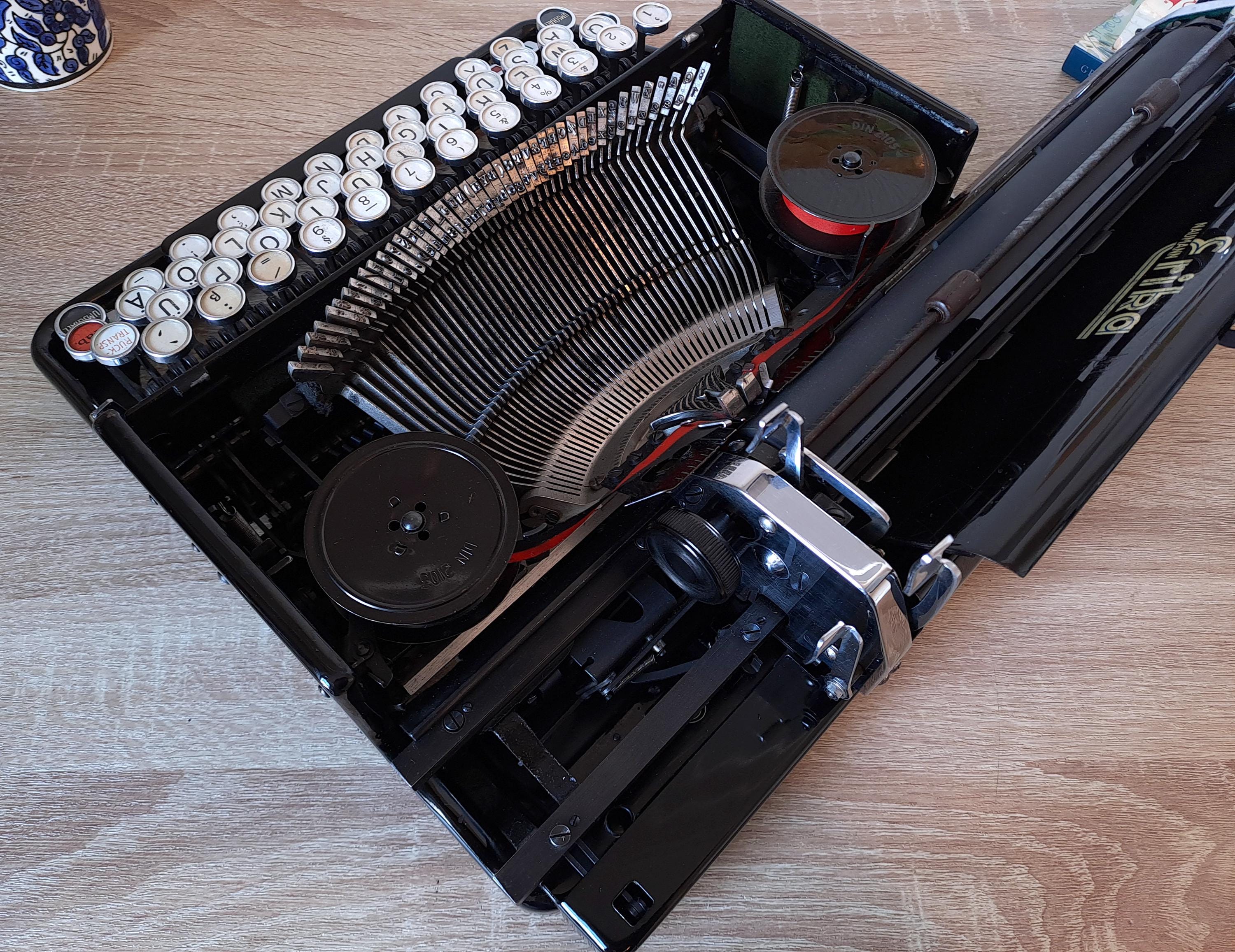 Erika Model M Typewriter, New Platen