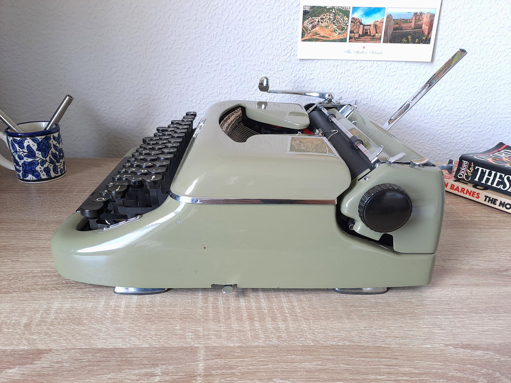 Erika Model 10 Typewriter