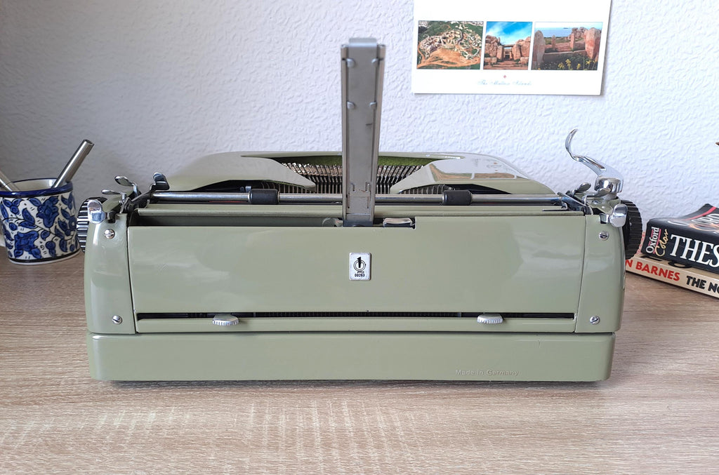 Erika Model 10 Typewriter