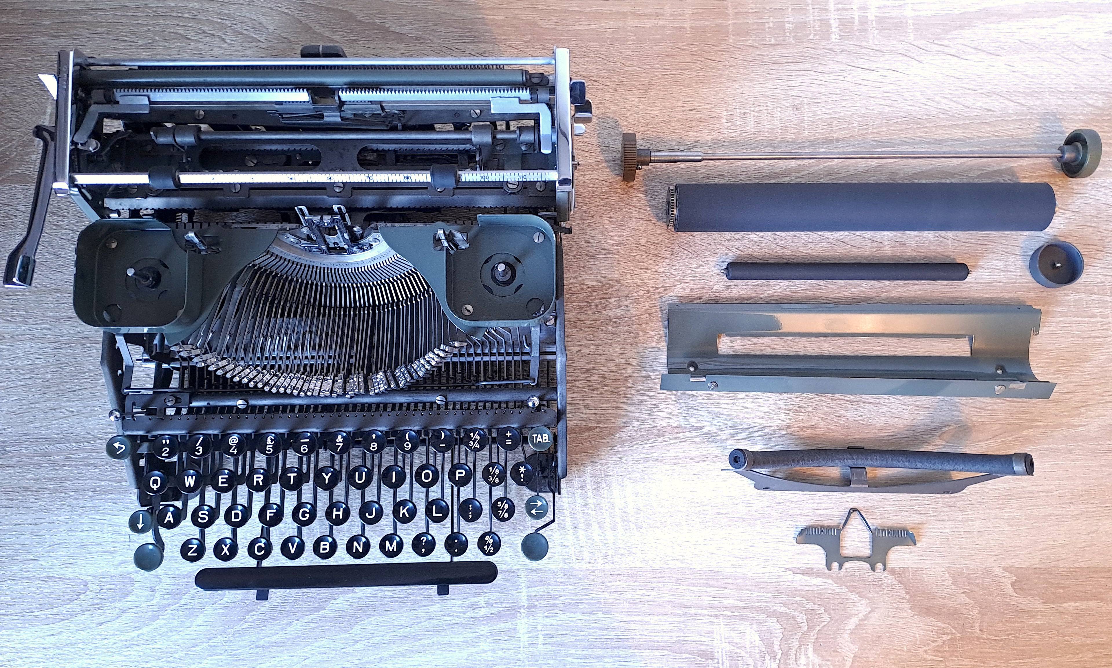 Hermes 2000 Typewriter, New Platen