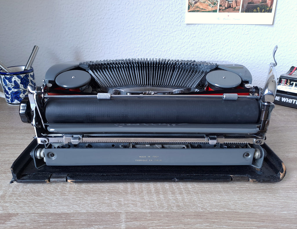 Harrods Invicta Typewriter (MP1)