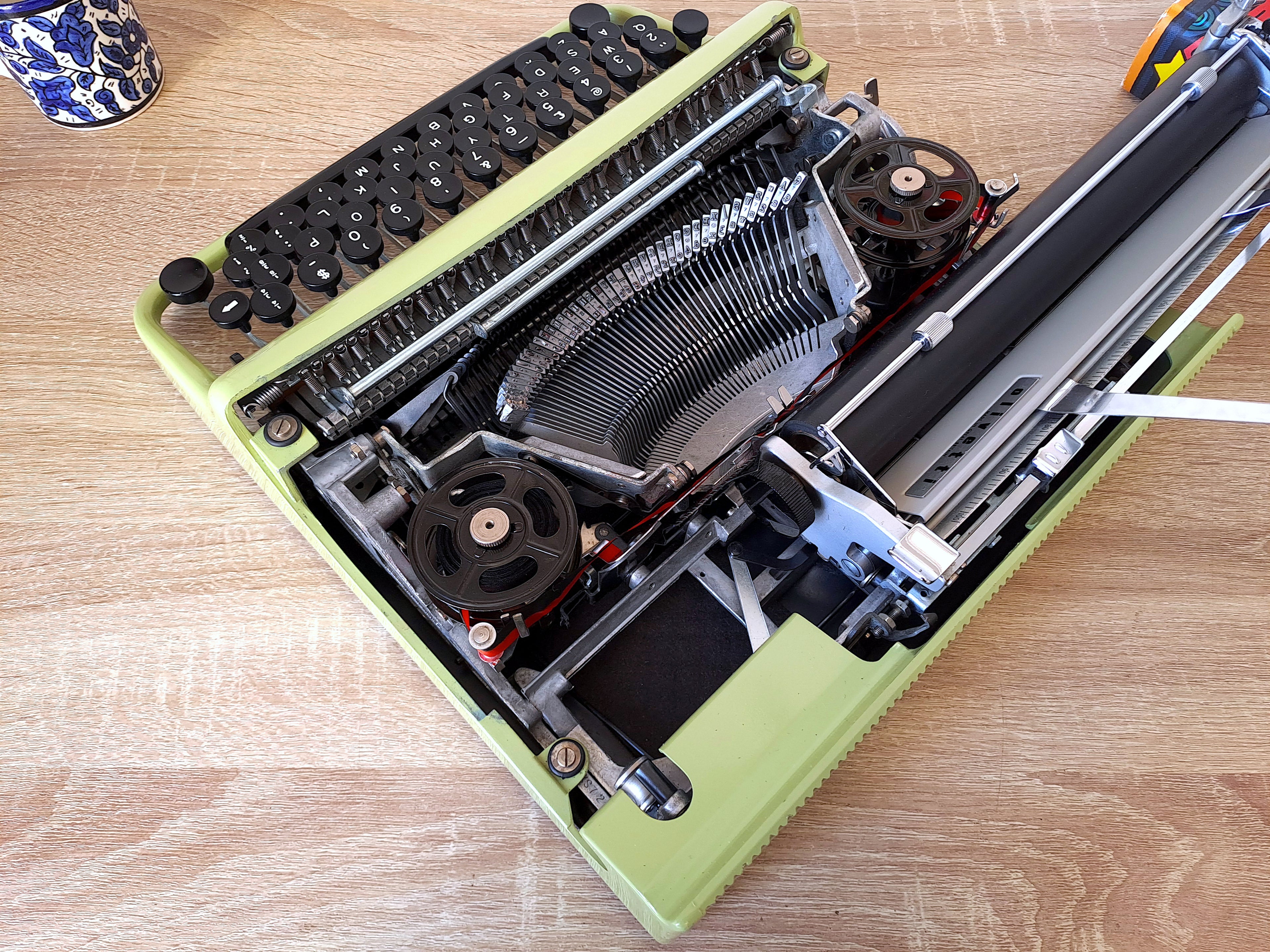 Olivetti Lettera 22