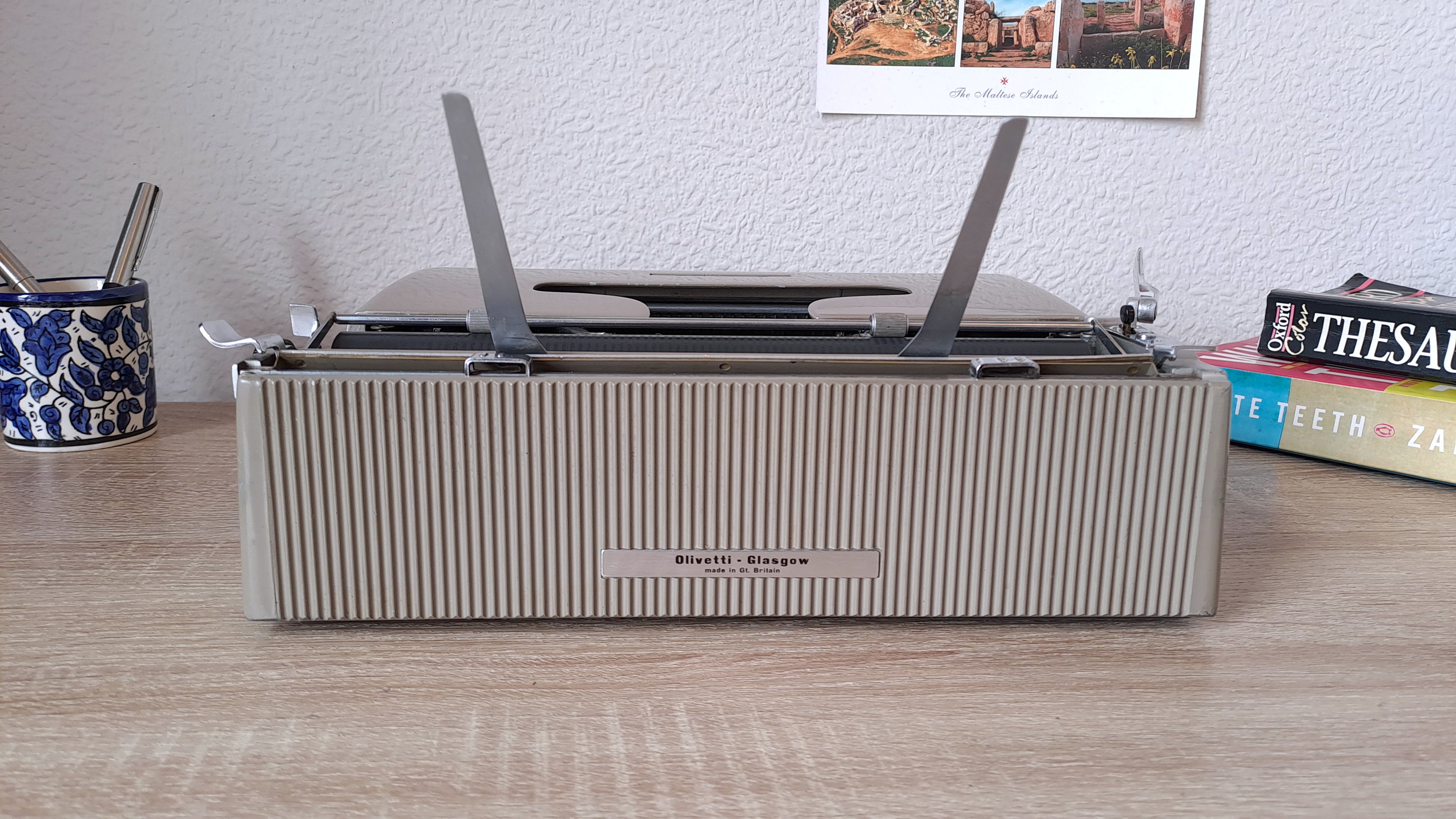 Olivetti Lettera 22 Typewriter