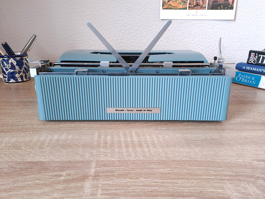 Olivetti Lettera 32 Typewriter
