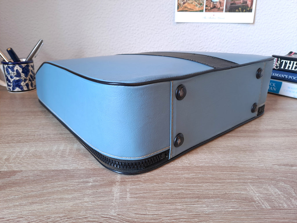 Olivetti Lettera 32 Typewriter