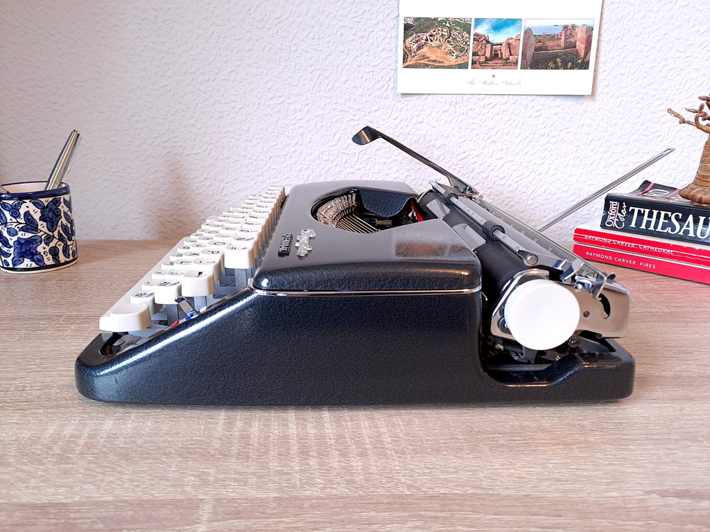 Olympia Splendid 66 Typewriter
