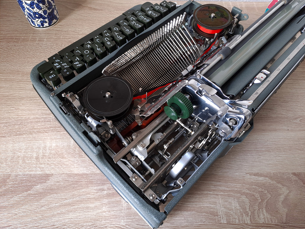 Olympia SM4 Typewriter, New Platen