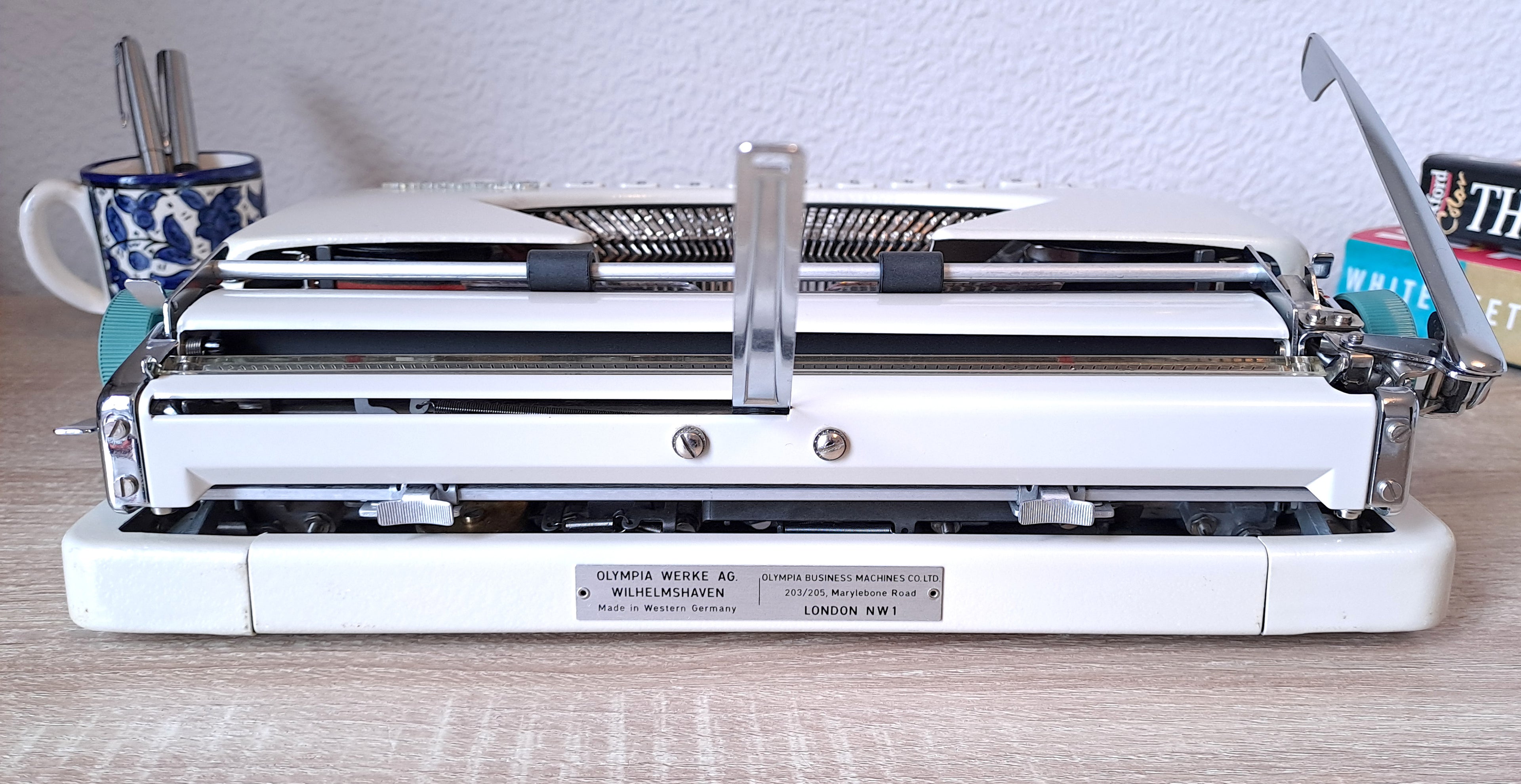 Olympia Splendid 66 Typewriter