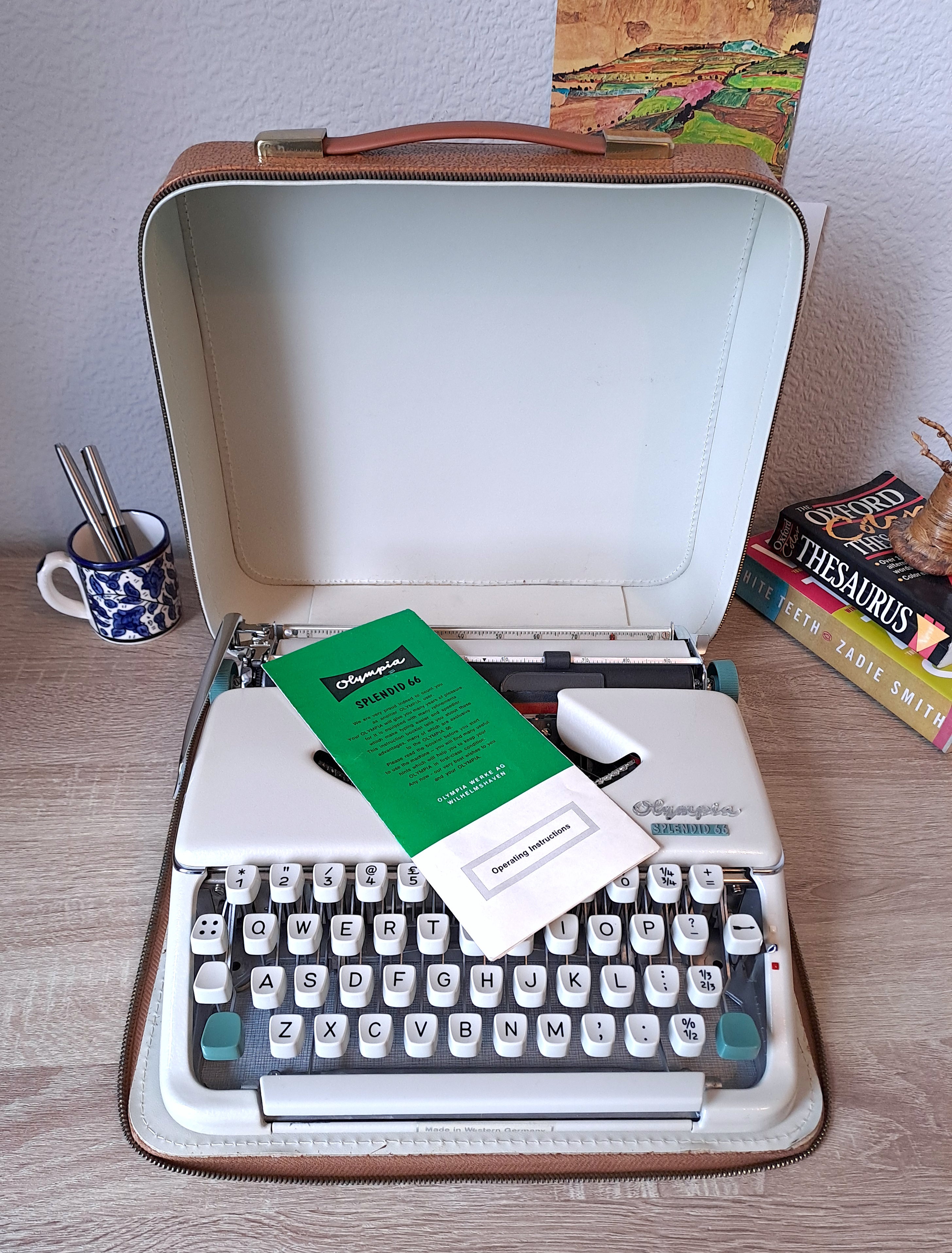 Olympia Splendid 66 Typewriter