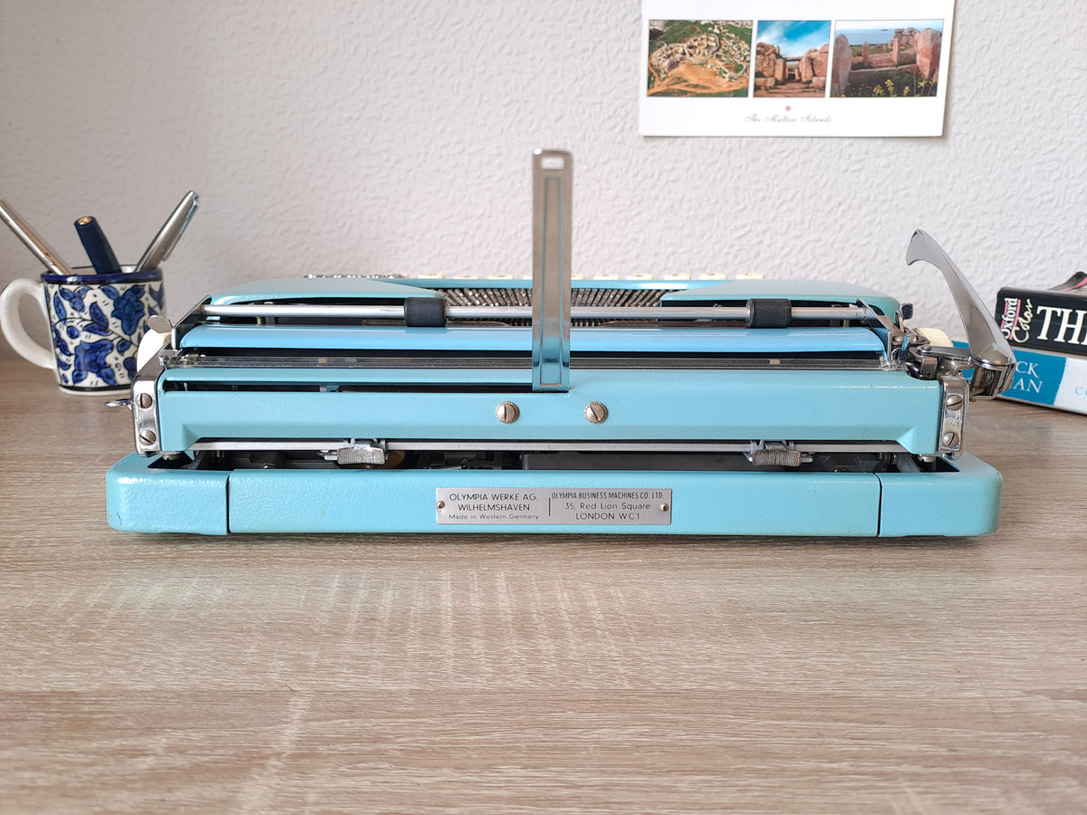 Olympia Splendid 99 Typewriter