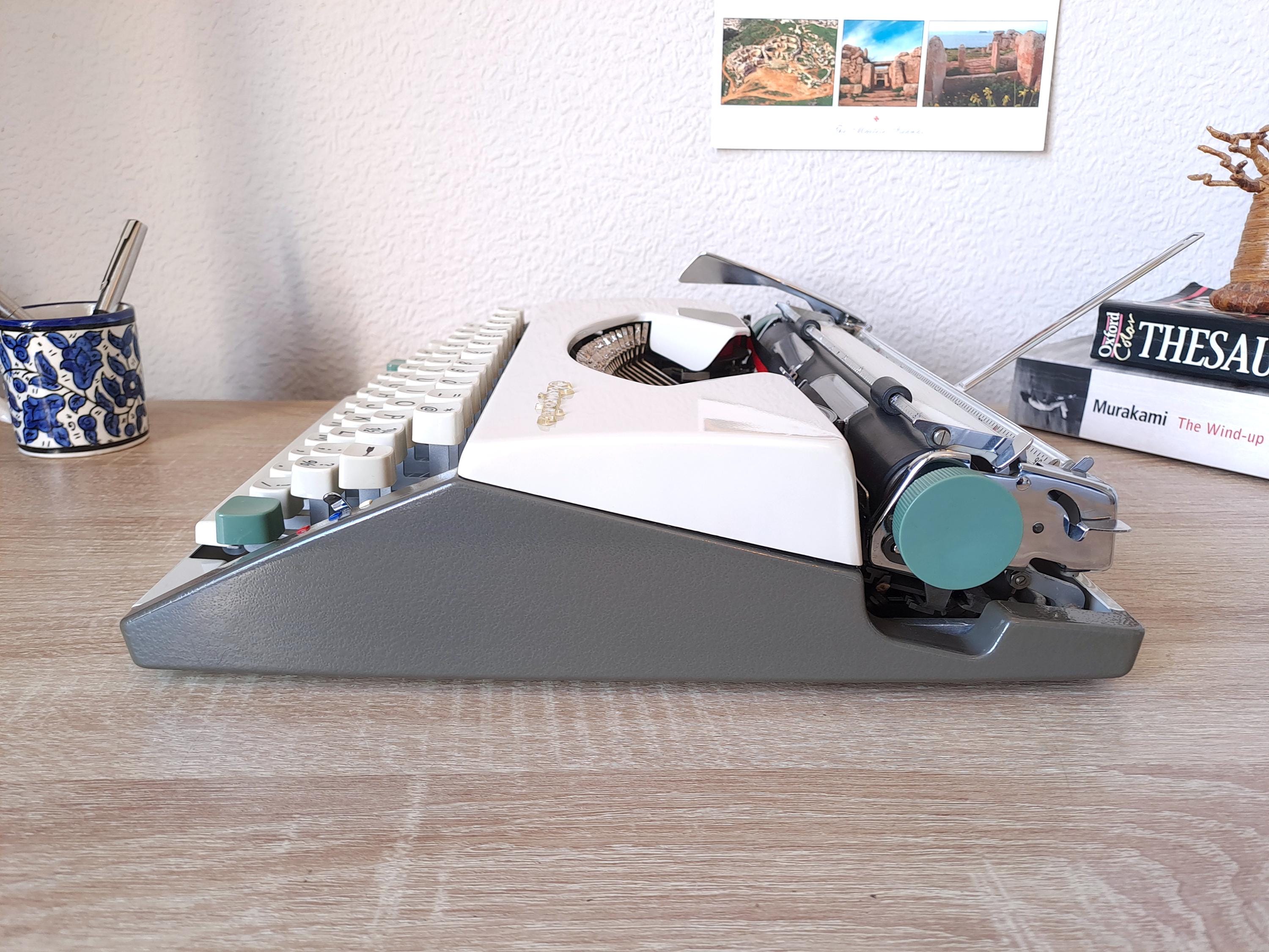 Italic Olympia SF Typewriter